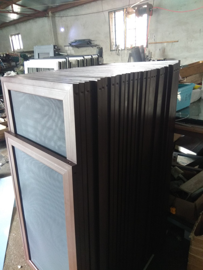 青島鴻達精誠門窗紗窗加工廠 專業(yè)門窗加工的卓越之選